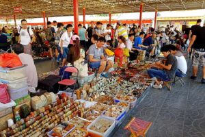 Beijing_Panjiayuan_market_-2