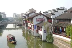 Qibao_old_town_2 750x500